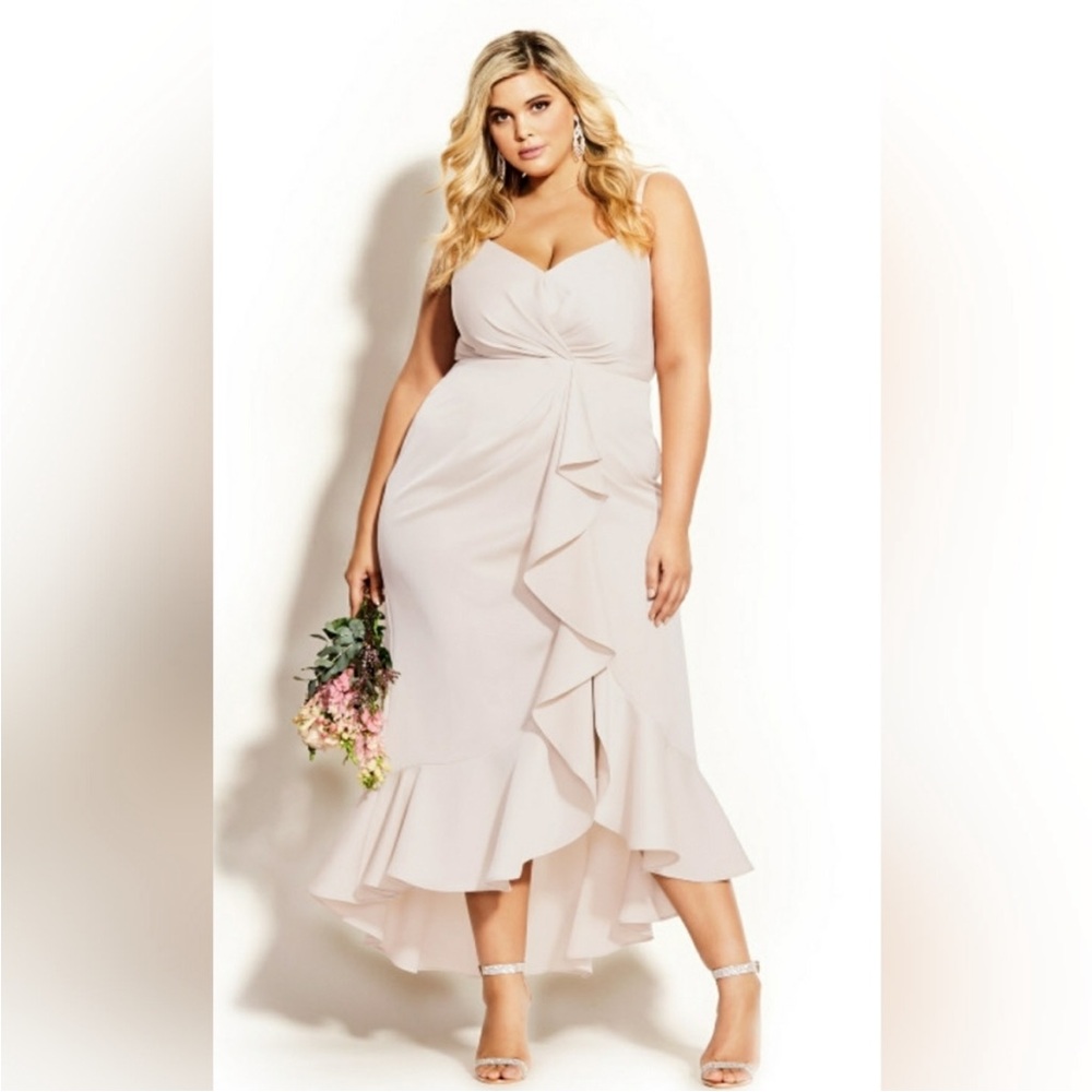 City Chic Passion Maxi Dress in Gardenia SZ 18 NWT - Picture 1 of 7